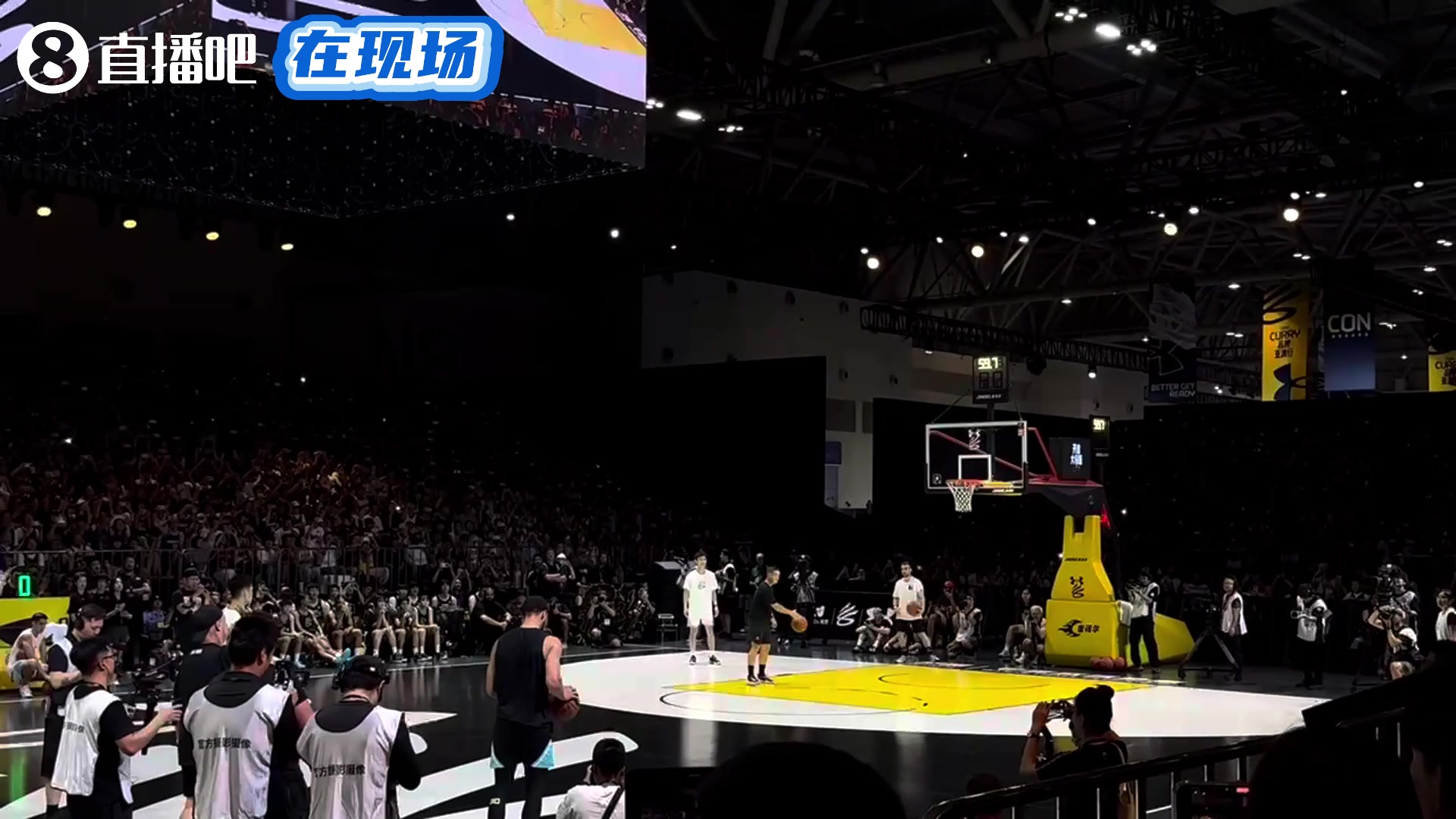 新葡萄8883AMG-库里训练营Day3：Logo三分轻松命中 外加腰间环绕换手拉杆上篮
